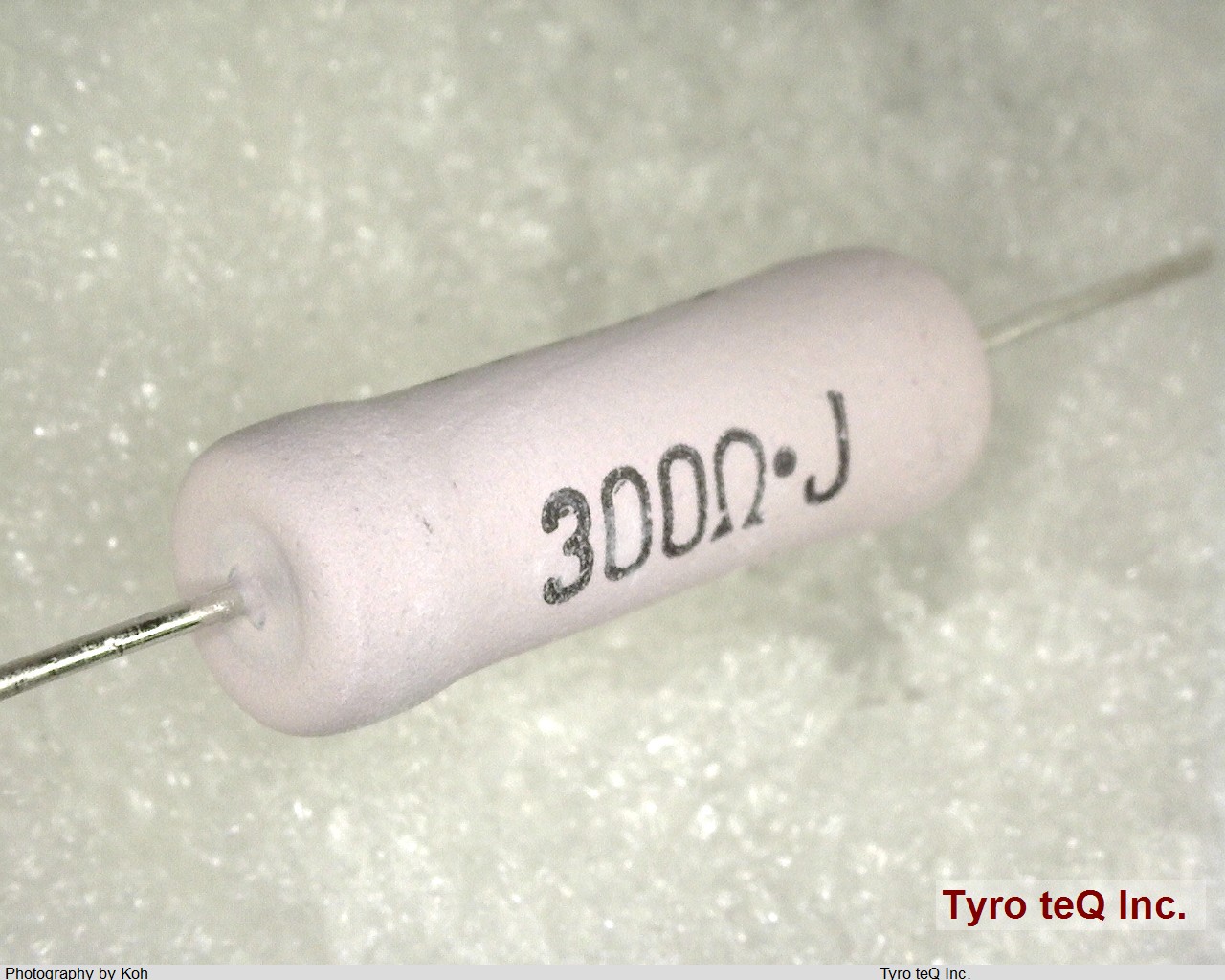 MOS5C301J
