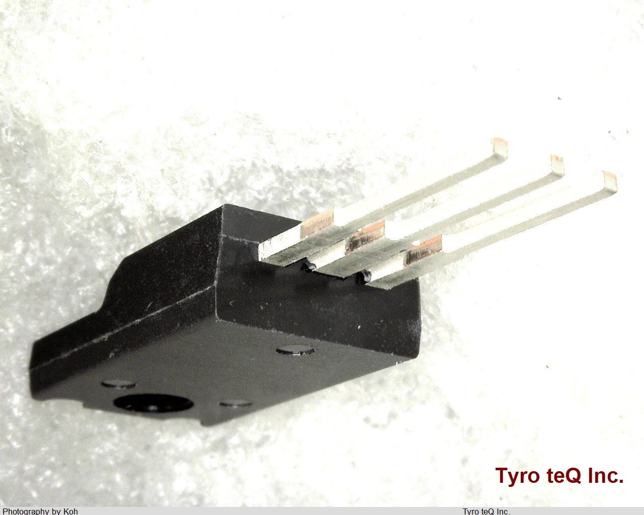 NJM7805FA
