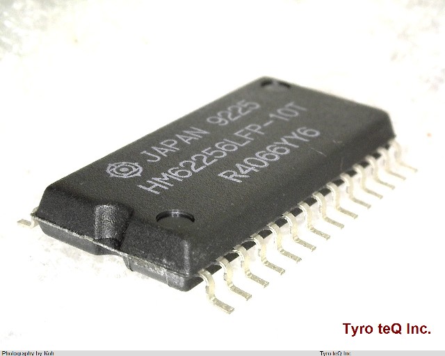 HM62256LFP-10T