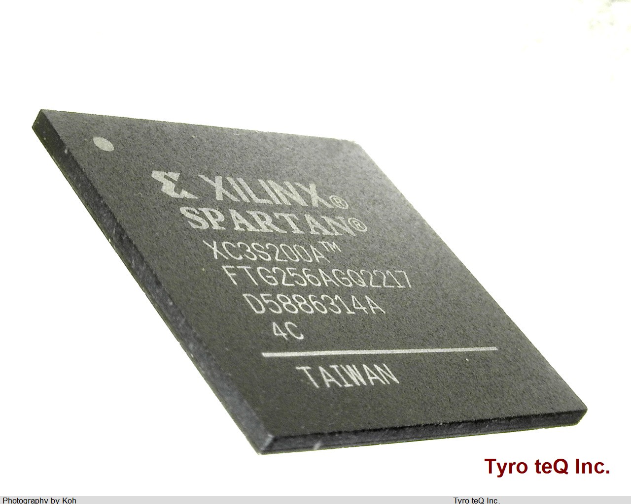 XC3S200A-4FTG256C