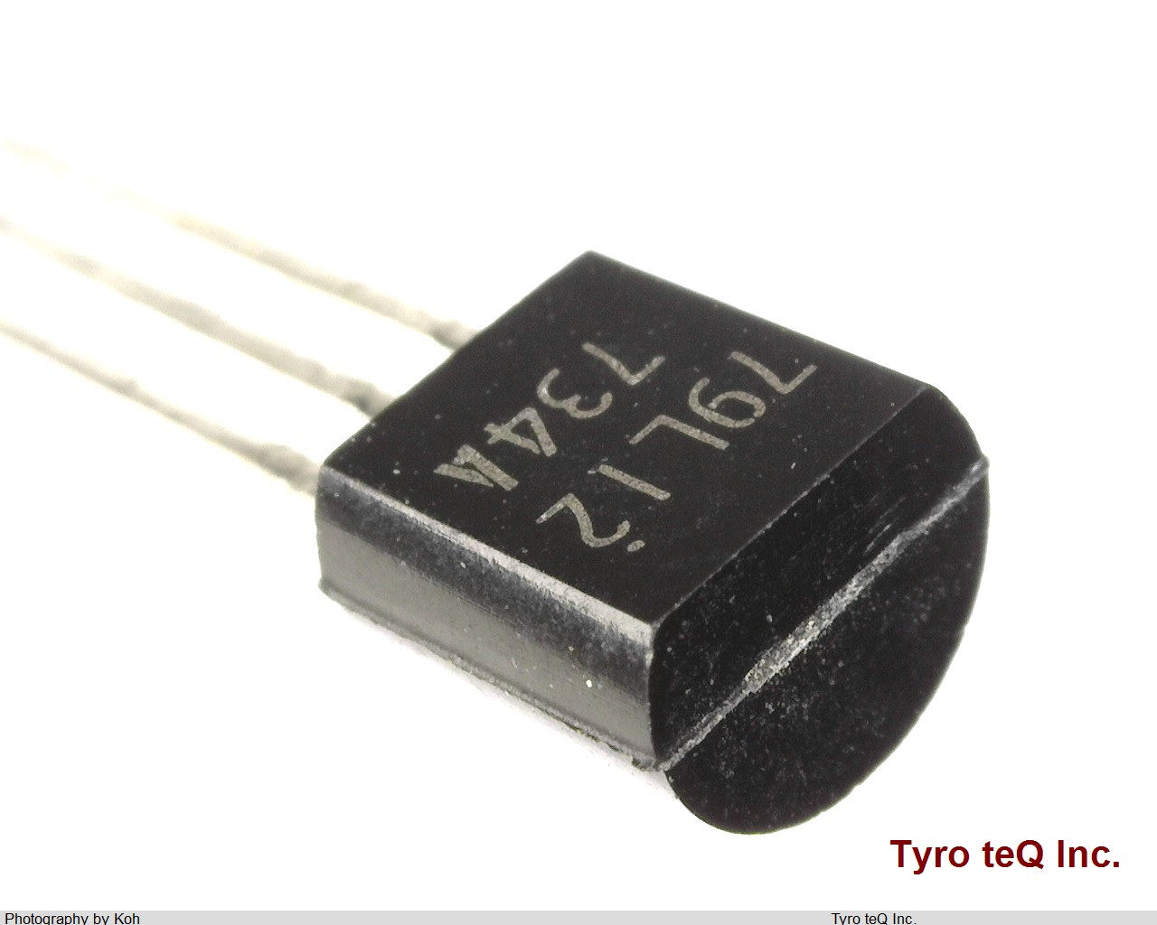 UPC79L12J-A