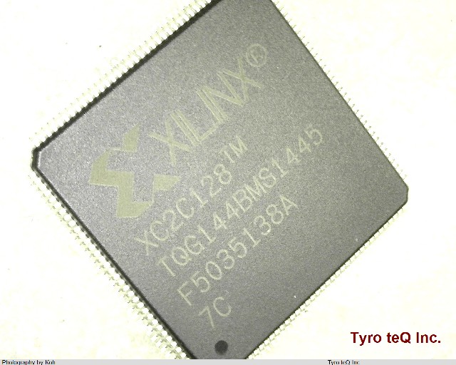 XC2C128-7TQG144C