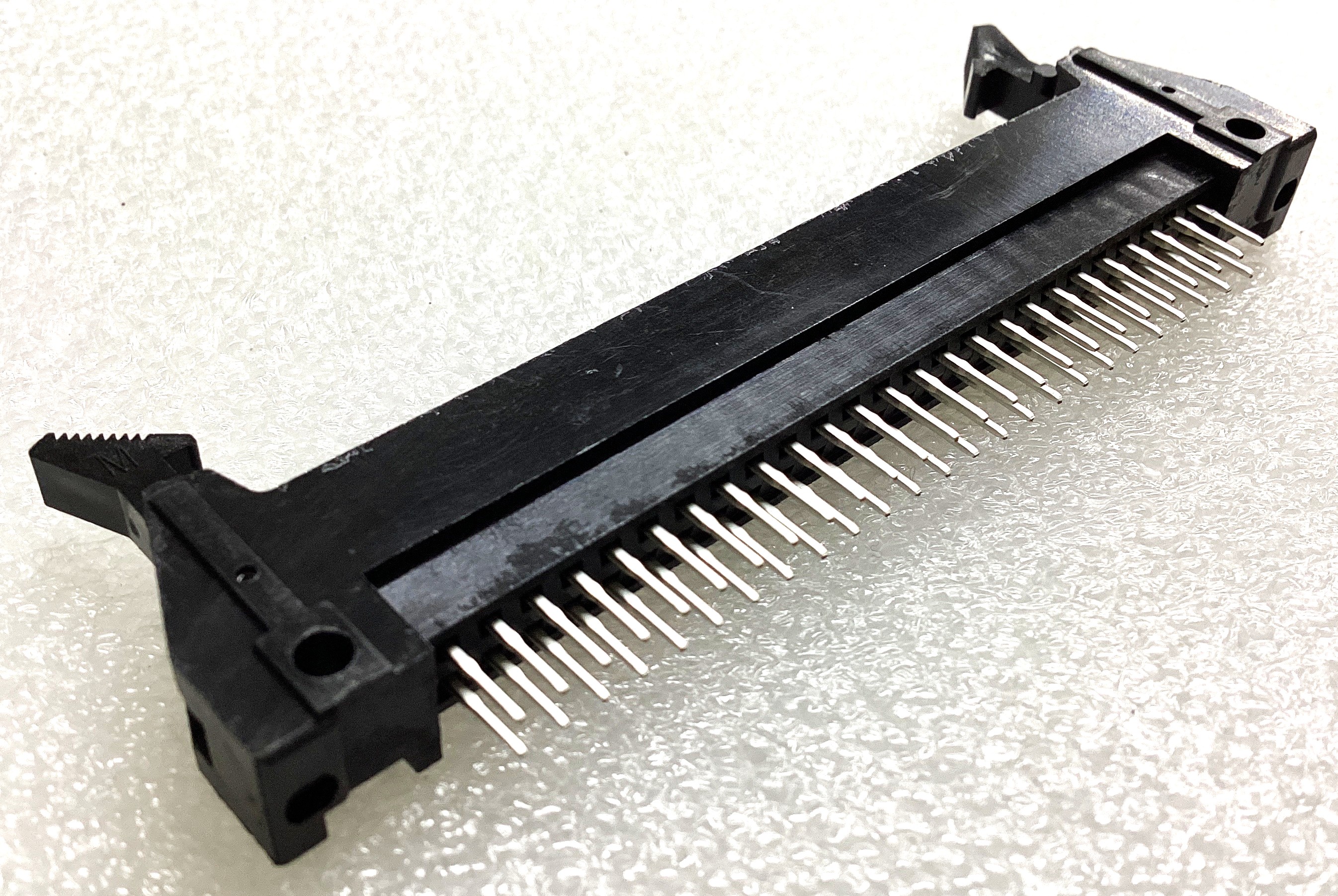 HIF3CA-50PA-2.54DSA(63)