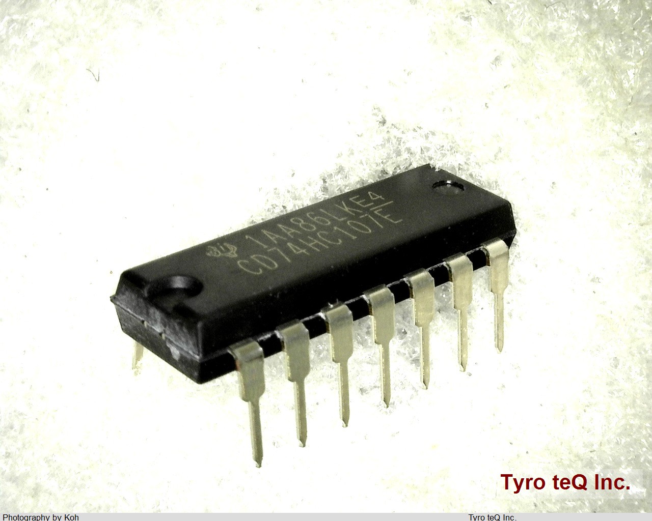 CD74HC107E