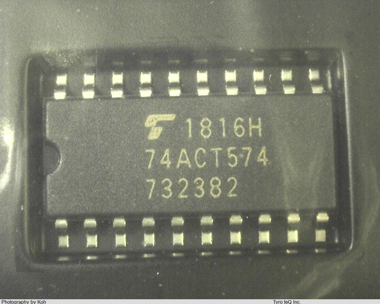 TC74ACT574FEL F
