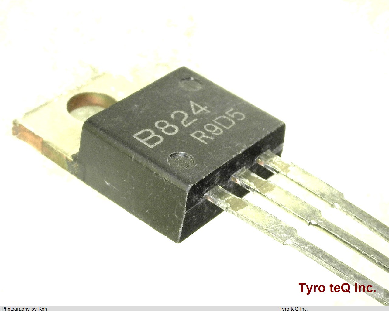 2SB824