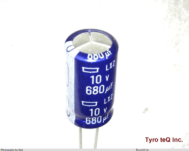 ELXZ100ELL681MH15D