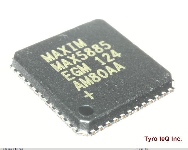 MAX5885EGM+D
