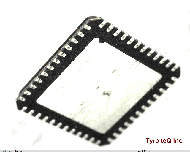 MAX5885EGM+D
