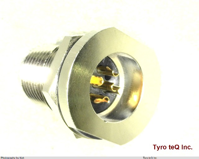 CM02-8DR5P-CF