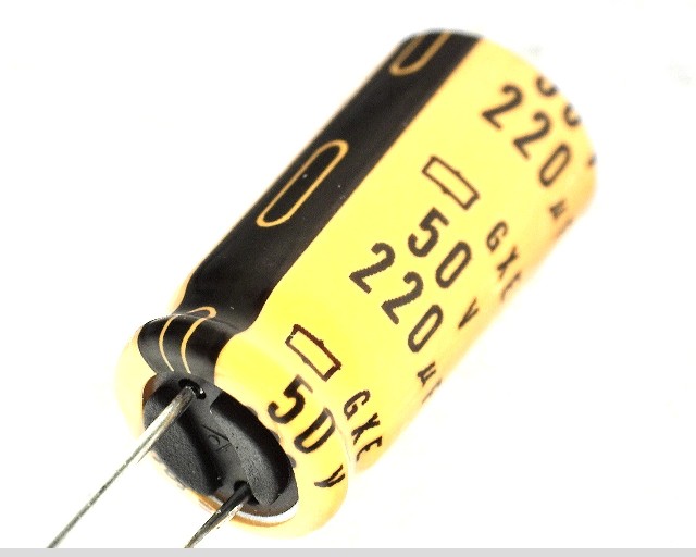 EGXE500ELL221MJ20S